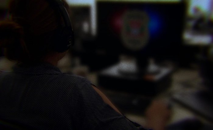 Mulher trans detida com material de abuso infantil tem prisão mantida na audiência de custória