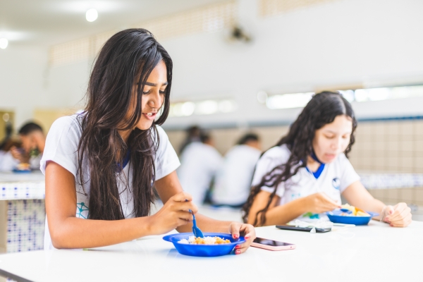 Com formato inovador, alunos da rede pública estadual participam da testagem do cardápio de 2022
