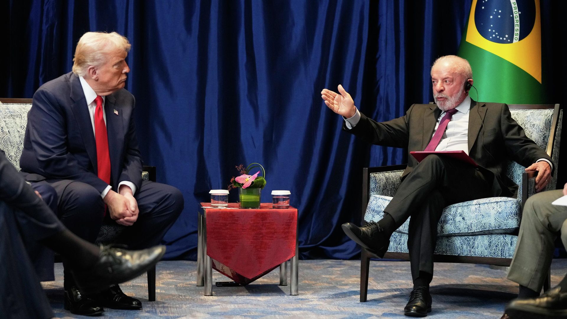 Brasil e EUA retomam diálogo sobre tarifas após conversa entre Lula e Trump