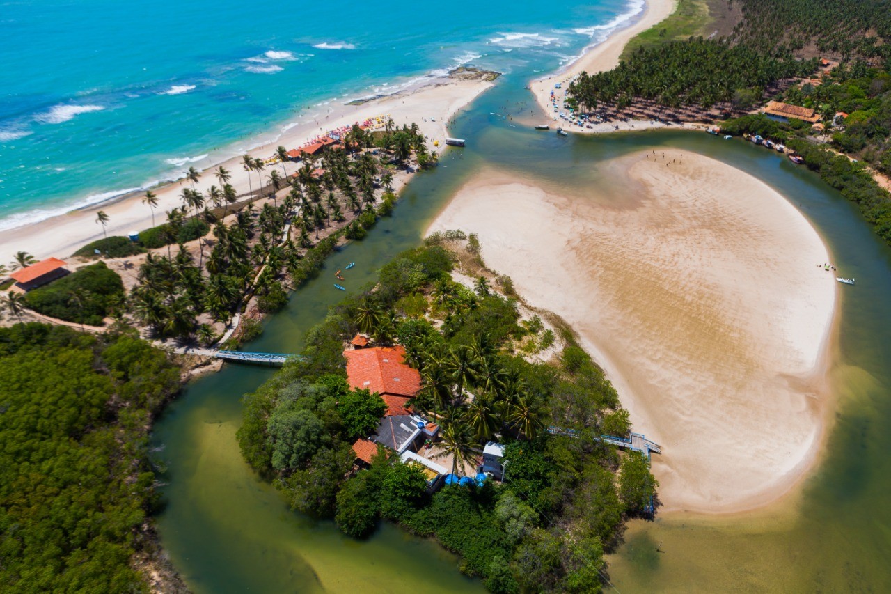 Dunas de Marapé encanta turistas com encontro da lagoa e do mar no litoral sul de AL