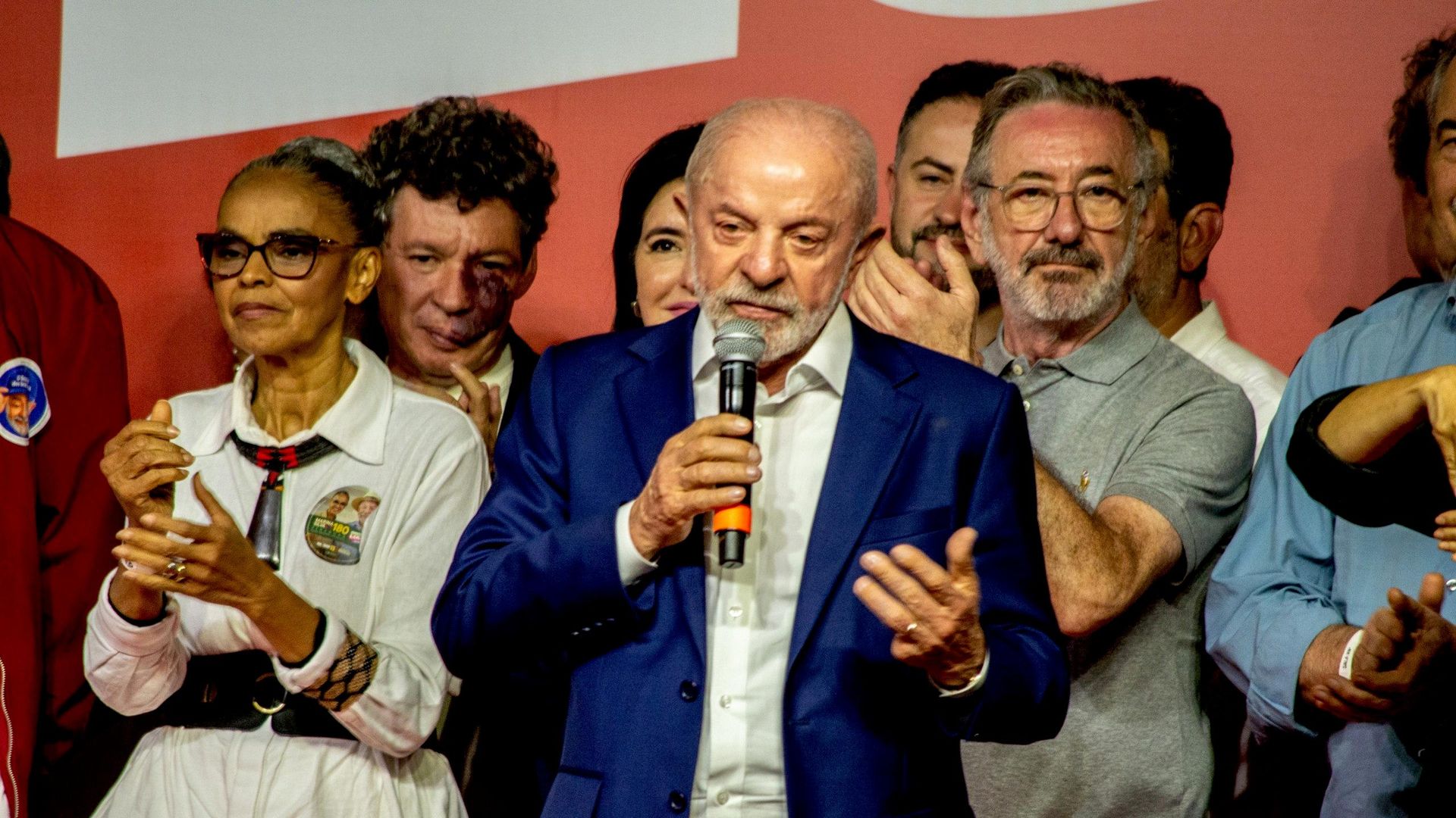 Lula admite 'prorrogação', mira abstenção e promete enfrentar bolsonarismo