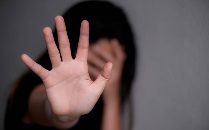 Homem ameaça companheira com faca e é preso em Maceió