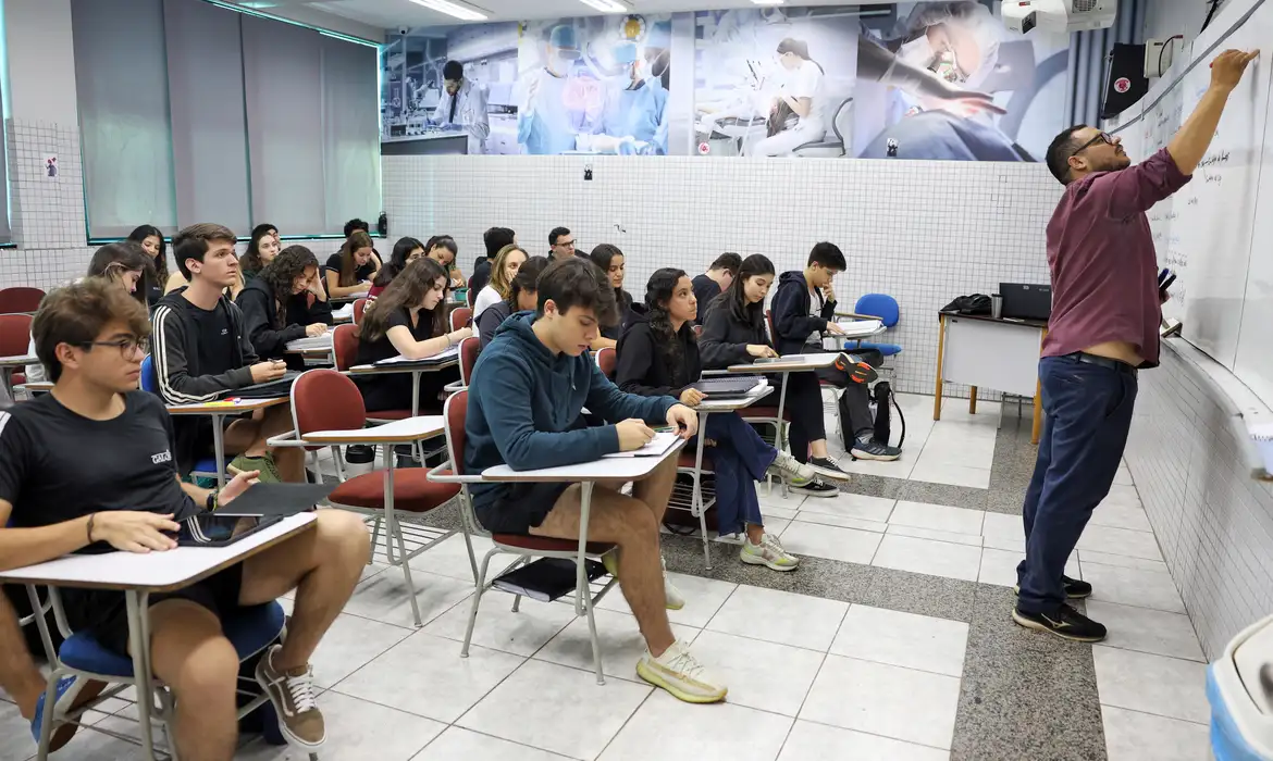 Fies 2026: pré-selecionados têm até segunda para validar informações