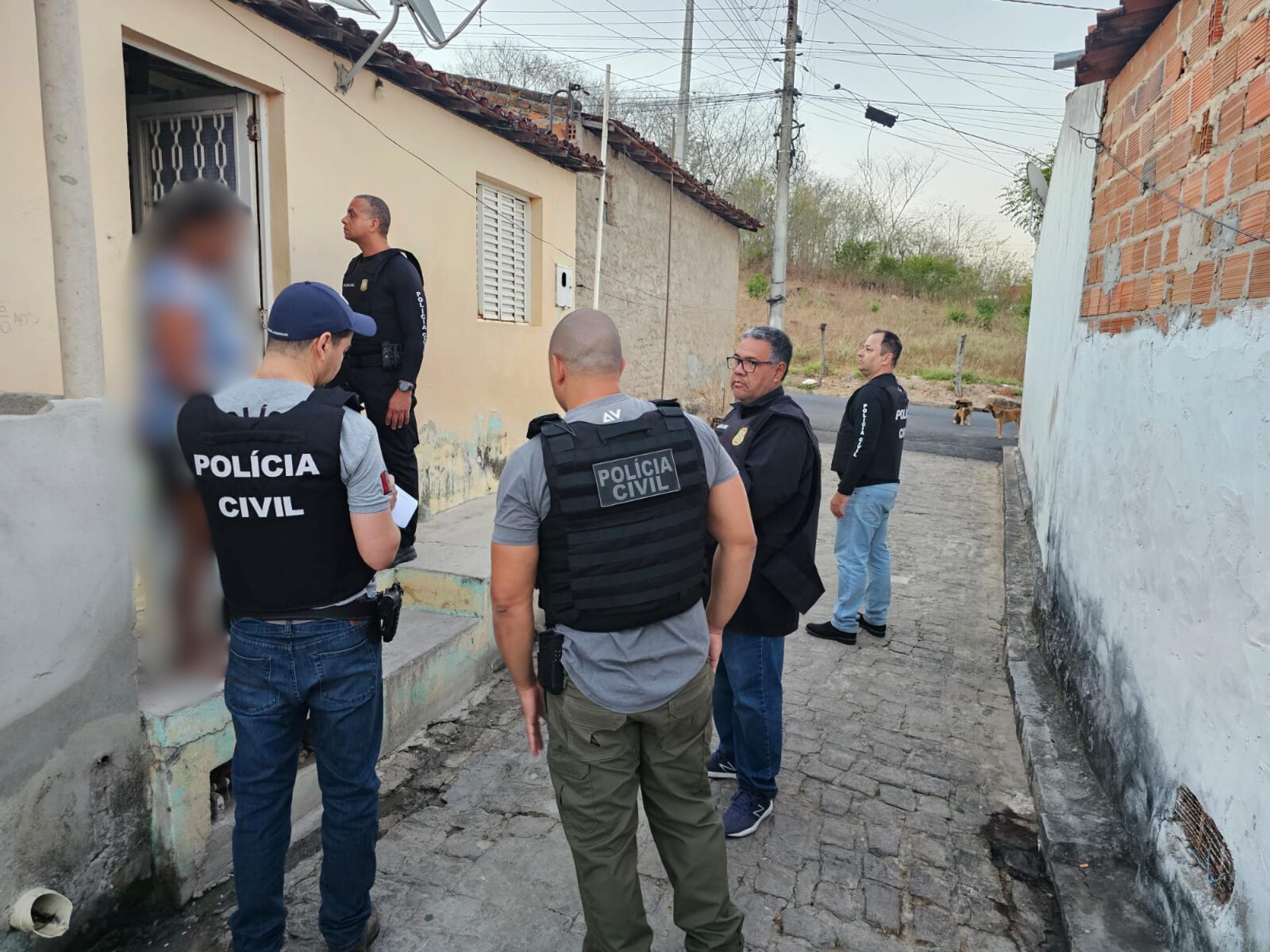 Polícia prende suspeito e desarticula ponto de drogas em Santana do Ipanema