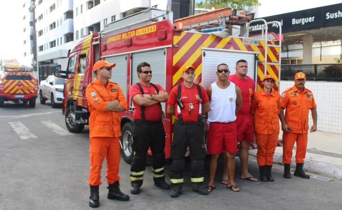 Bombeiros ampliam efetivo de guarda-vidas em 73% para o Carnaval em Alagoas