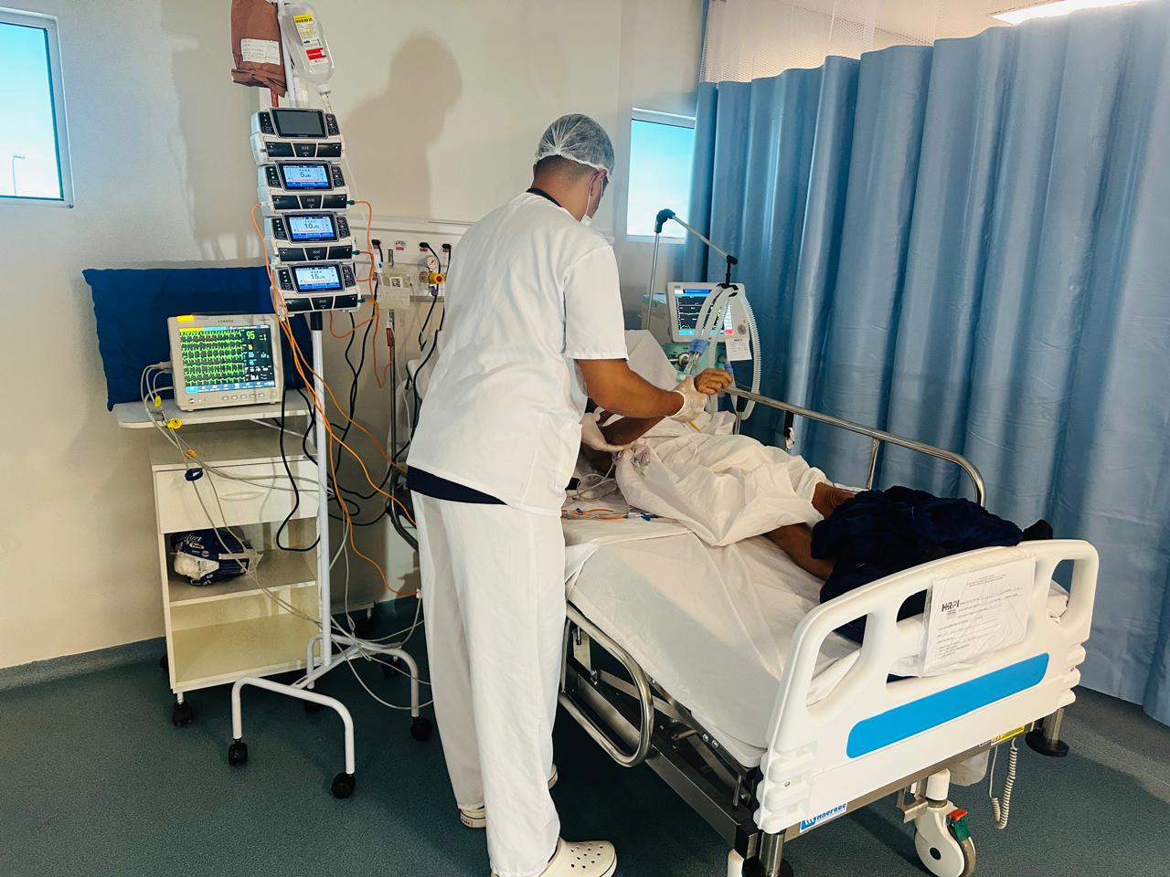 Hospital de Palmeira usa fisioterapia precoce para acelerar alta na UTI