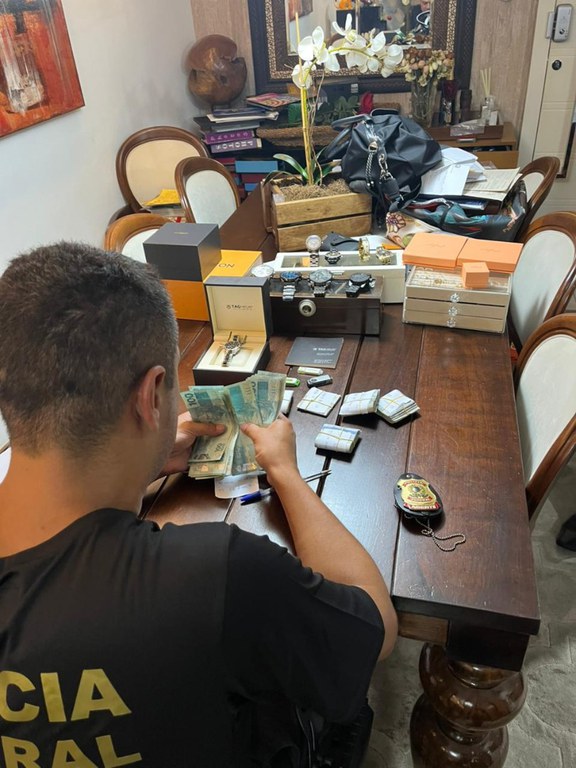 Banco Master:  Veja o que foi apreendido durante operação contra diretores do Rioprevidência