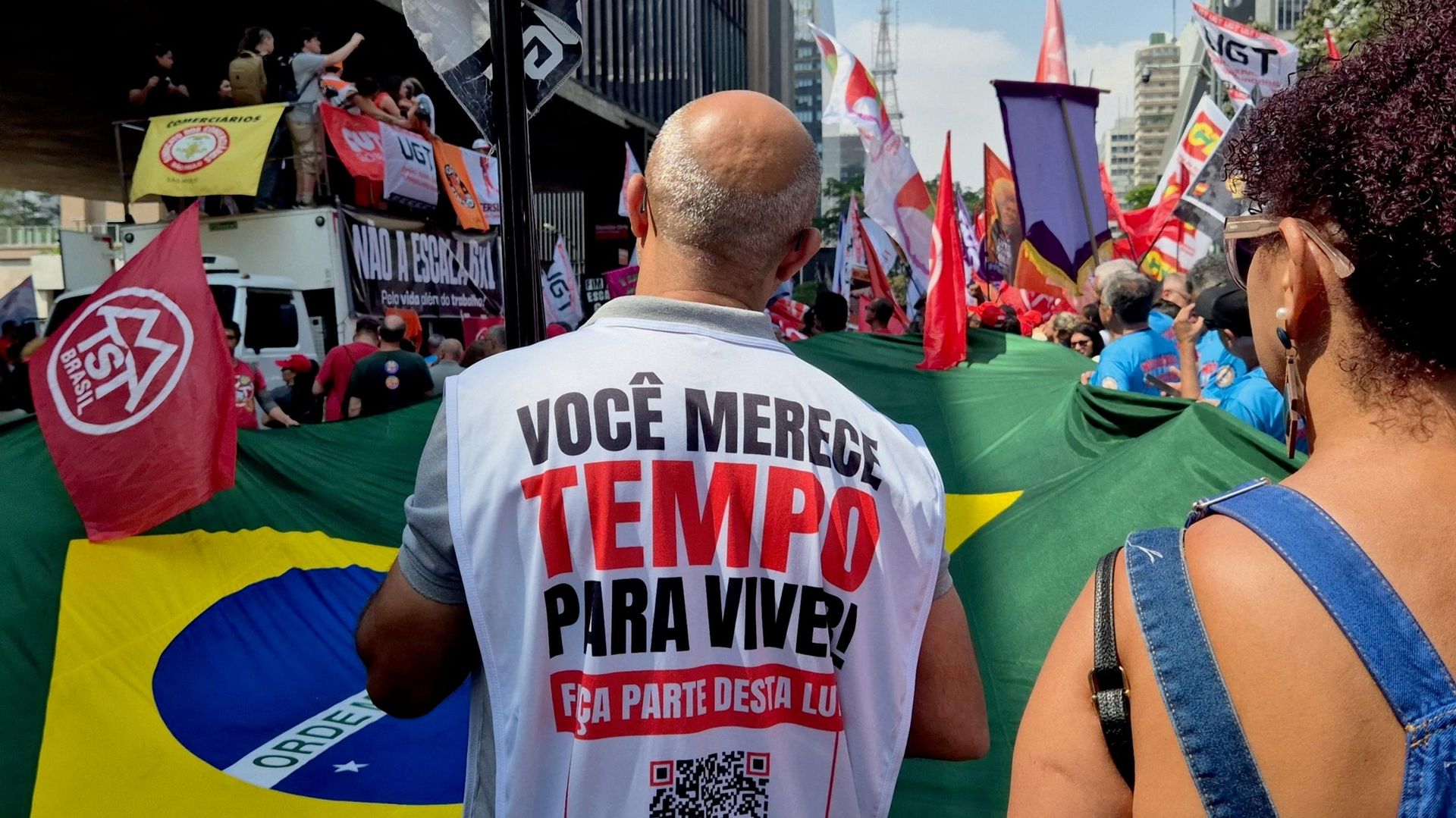 Ato na Avenida Paulista pressiona Senado pelo fim da escala 6x1