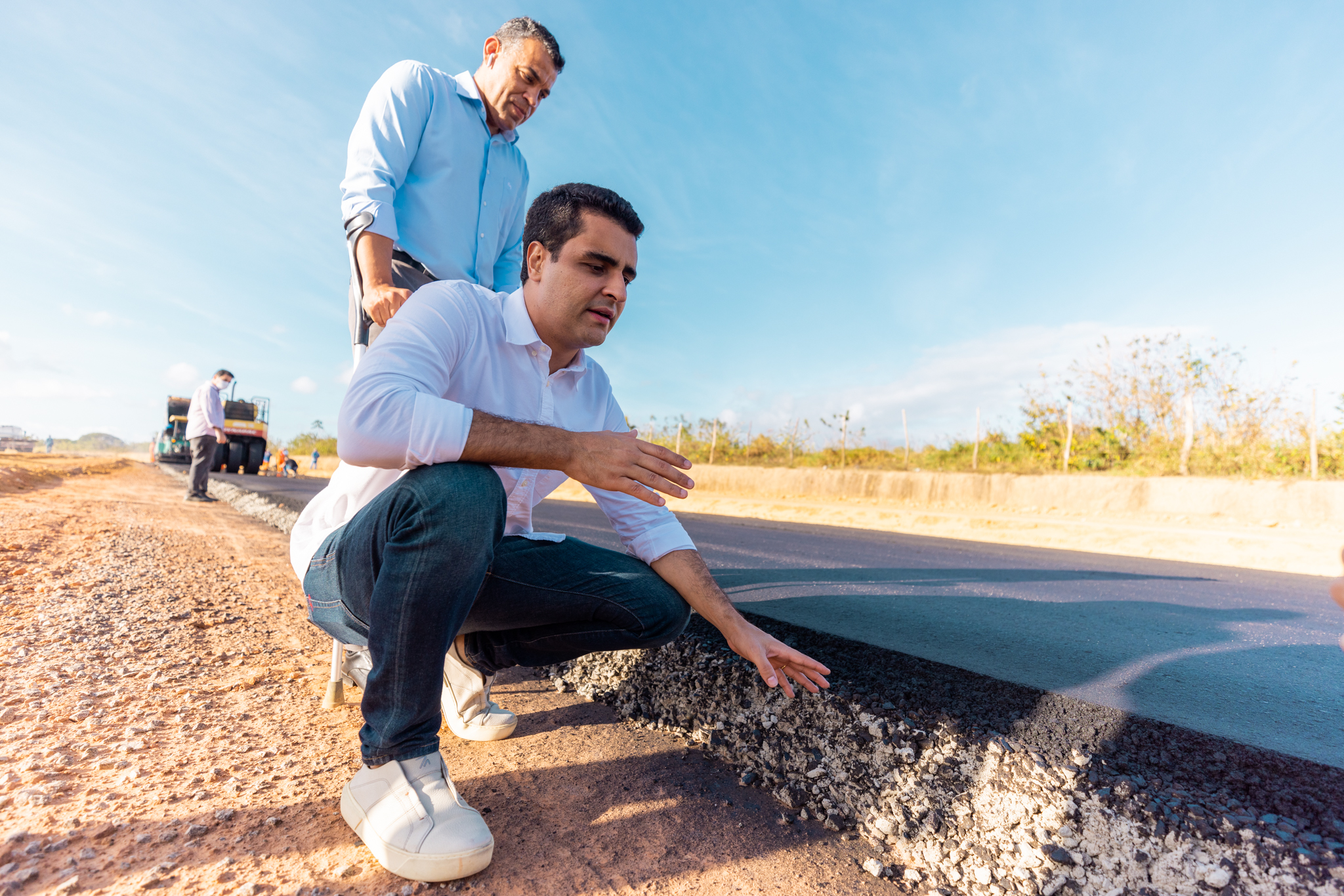 Prefeito JHC vistoria obras da Rota do Mar: “via será importante para todo o Estado”