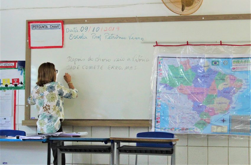 Aprovados do PSS da Educação devem entregar documentos a partir desta segunda-feira (10)