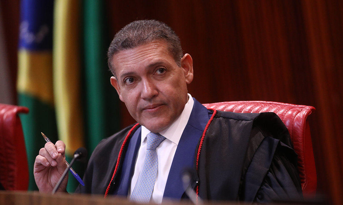 Urna eletrônica é patrimônio da democracia, afirma presidente do TSE