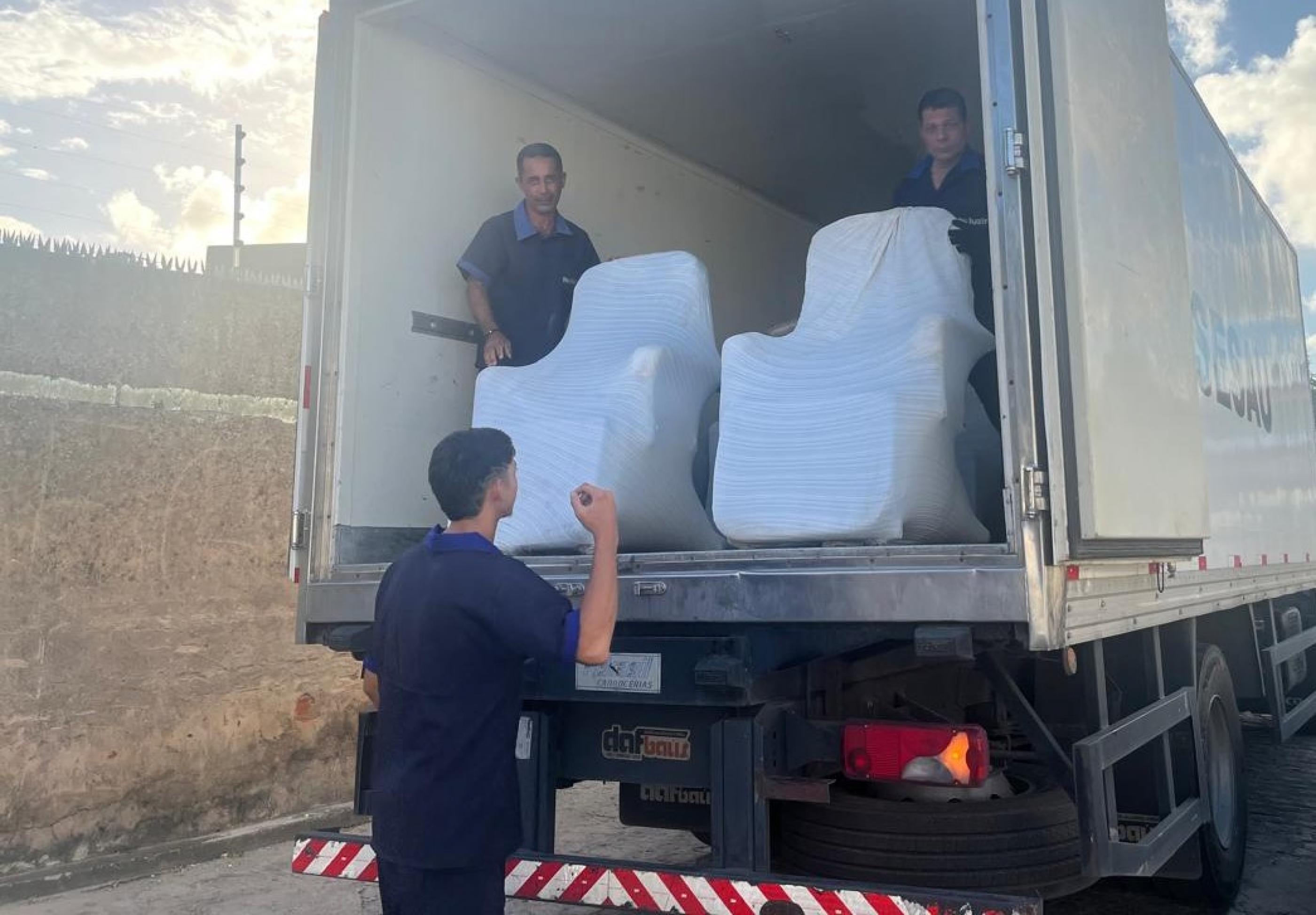 HGE recebe 160 novas poltronas para acompanhantes