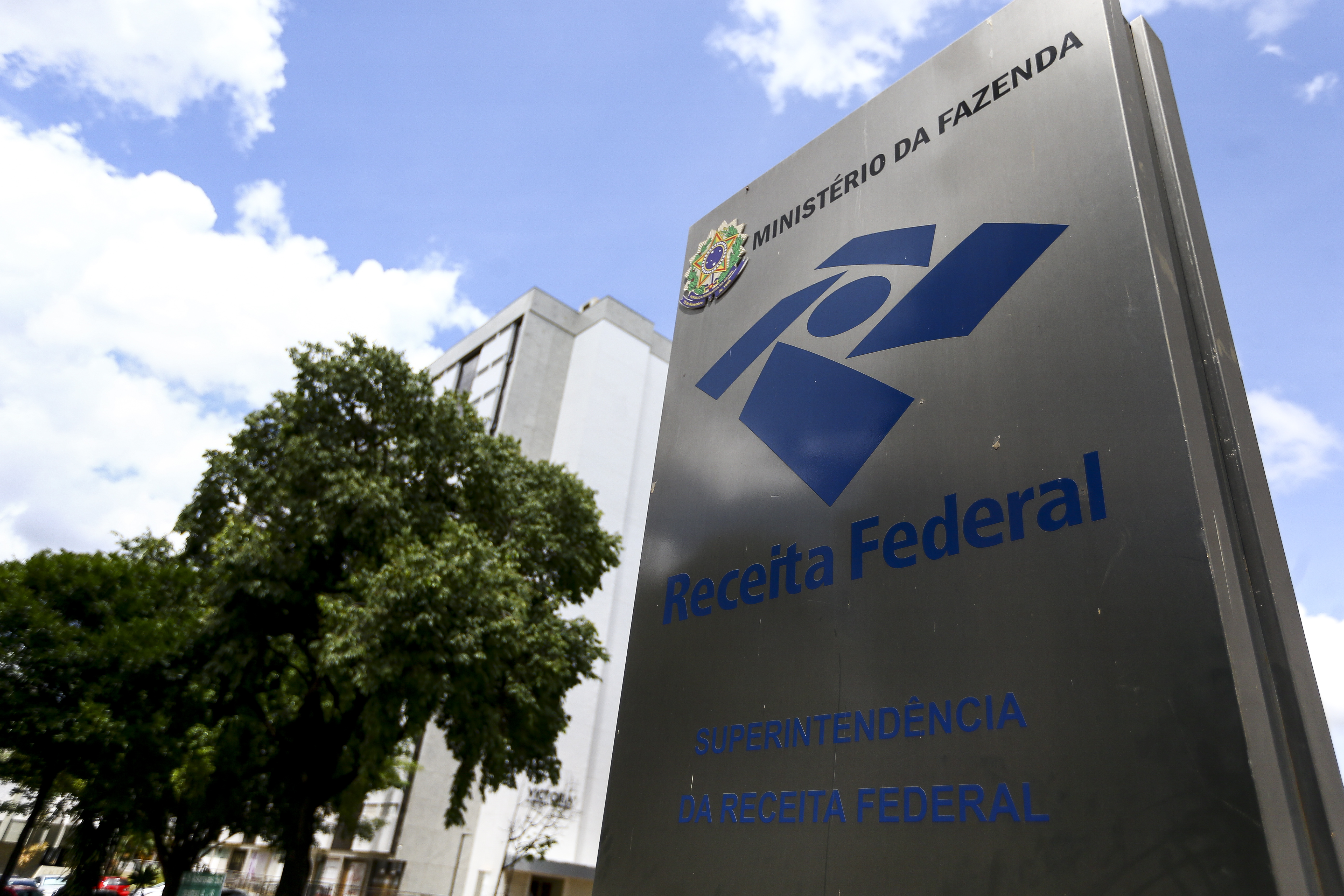 Receita Federal libera consulta ao terceiro lote de restituição do IR 2026
