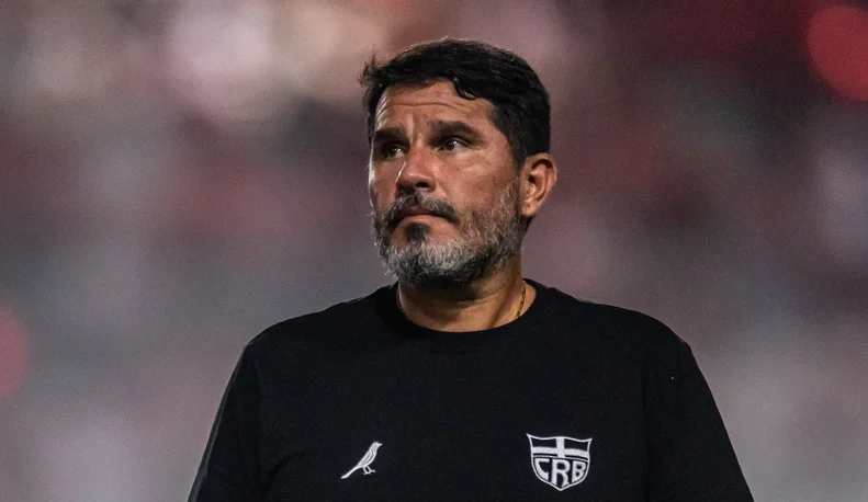 Eduardo Barroca é acusado de injúria racial e se manifesta após classificação