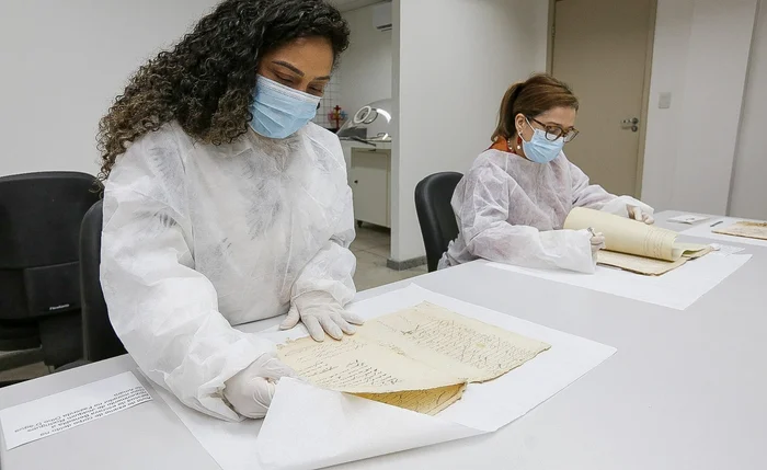 Restauro de processos históricos resgata histórias de escravizados em AL