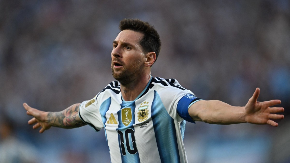 Messi e Mbappé em campo; confira horários e onde assistir os jogos desta segunda-feira (22)