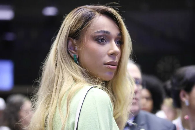 Erika Hilton processa Ratinho por transfobia após fala no SBT