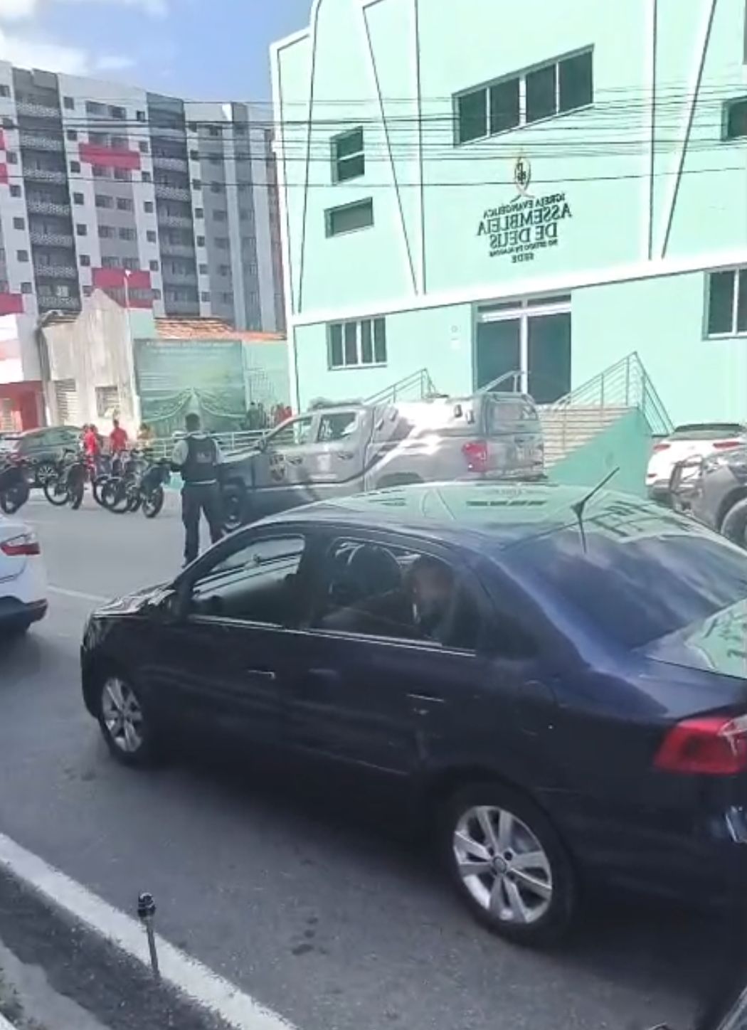 Falso assalto mobiliza polícia e assusta funcionários de loja no Farol