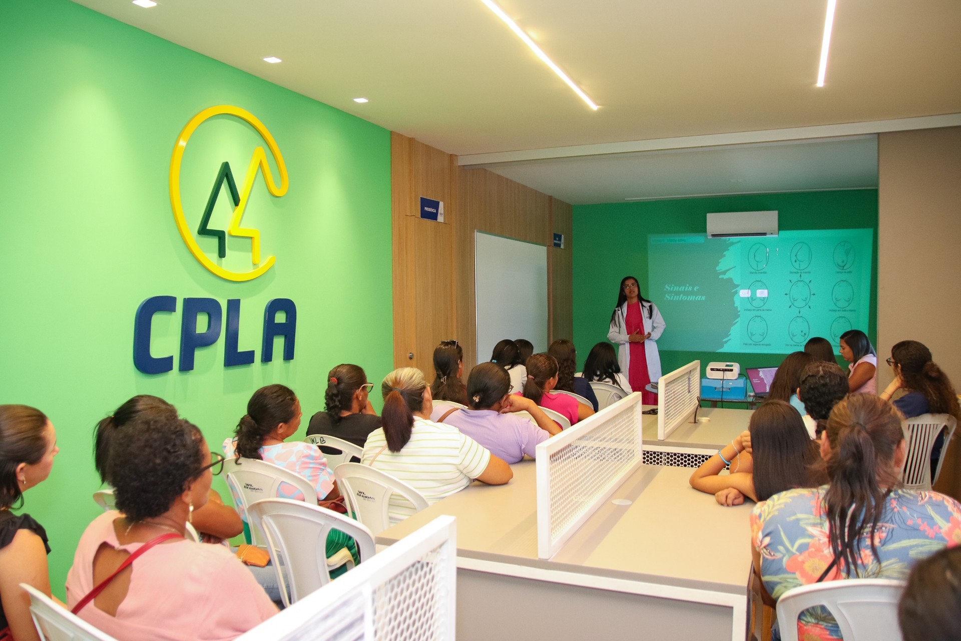 CPLA realiza encontro com mulheres em celebração ao Outubro Rosa