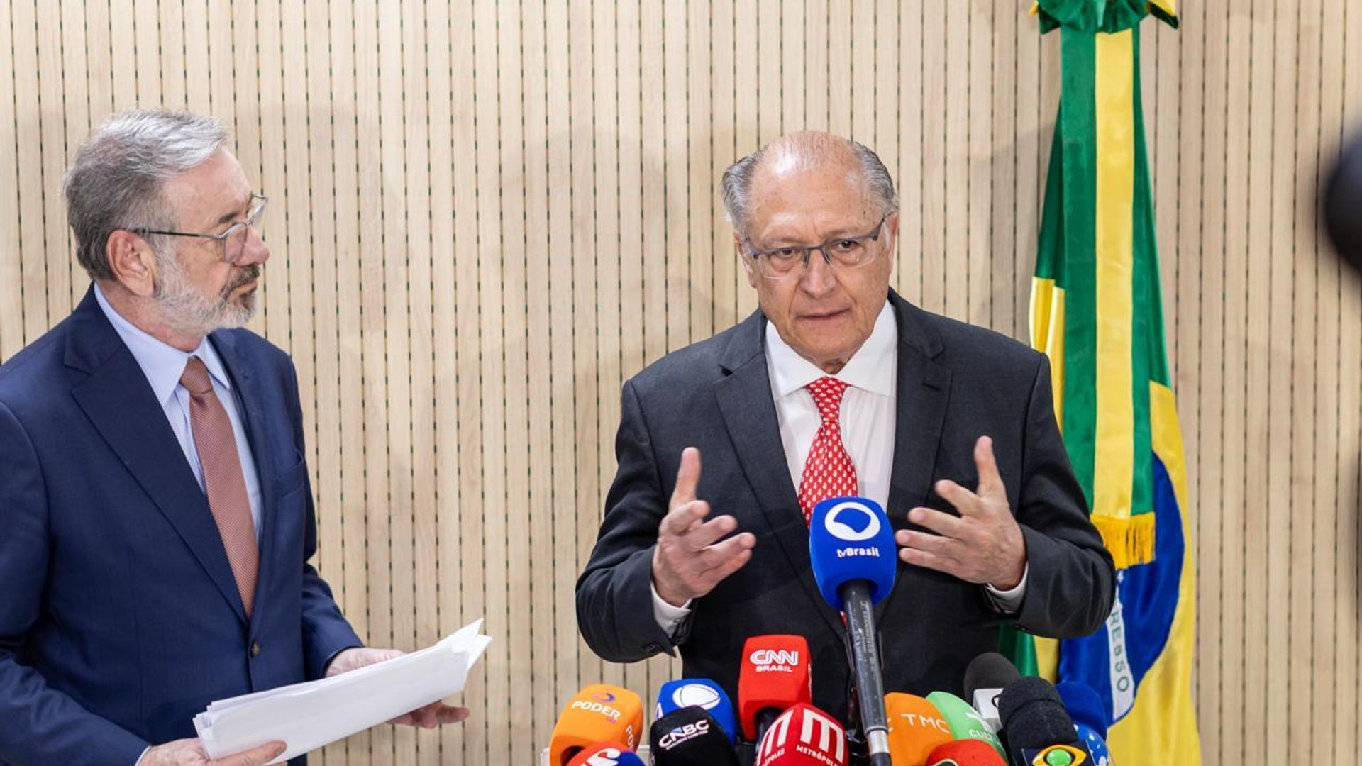 Brasil avalia reciprocidade em resposta a tarifas dos EUA, afirma Alckmin