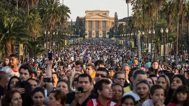Desemprego cai e fica em 5,4% no trimestre encerrado em junho