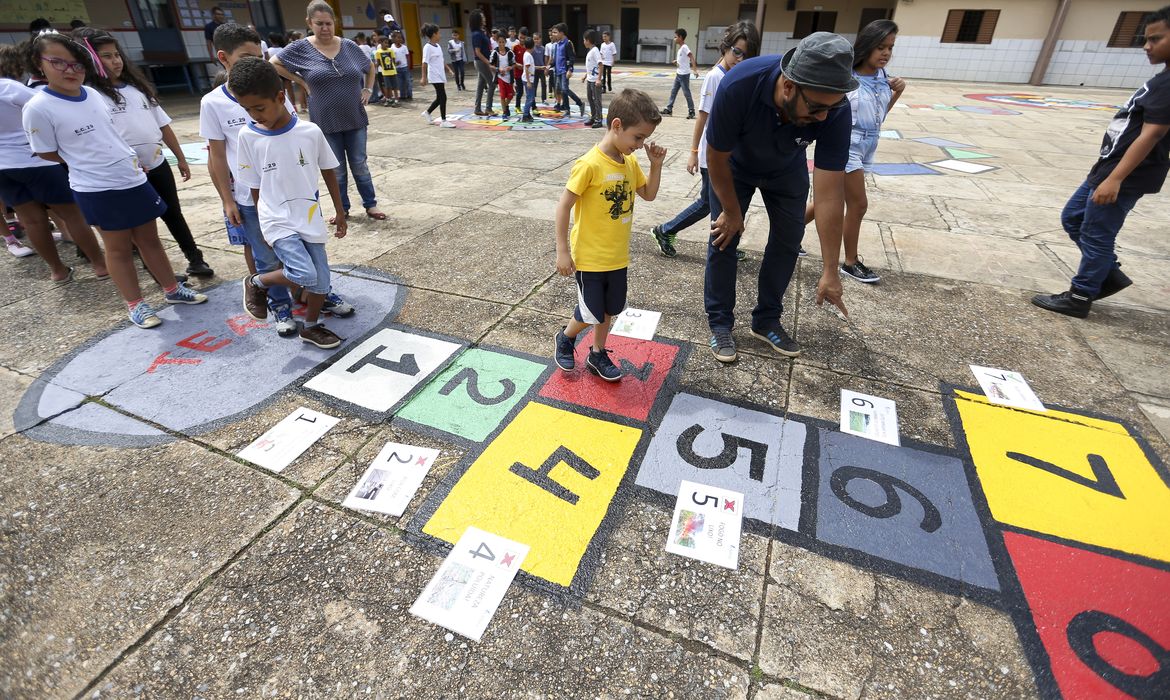 Férias escolares de 2027 terão novas datas devido à Copa do Mundo Feminina