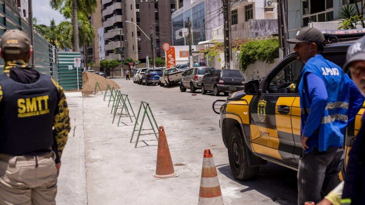 Fiscalização em Maceió retira quase 800 objetos usados para bloquear vagas