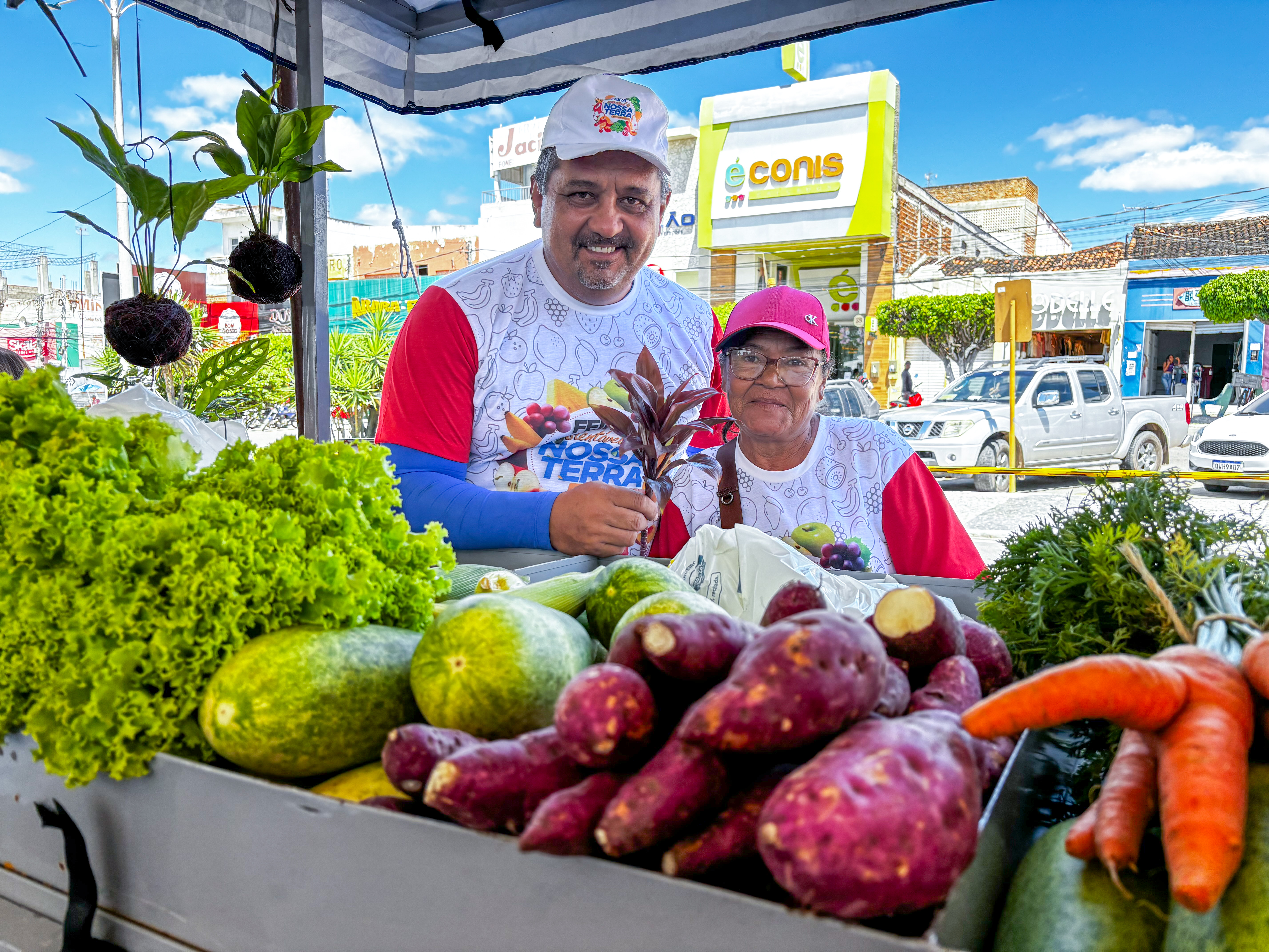 Comercialização de alimentos saudáveis e de qualidade fortalece cadeia produtiva local no Circuito de Feiras