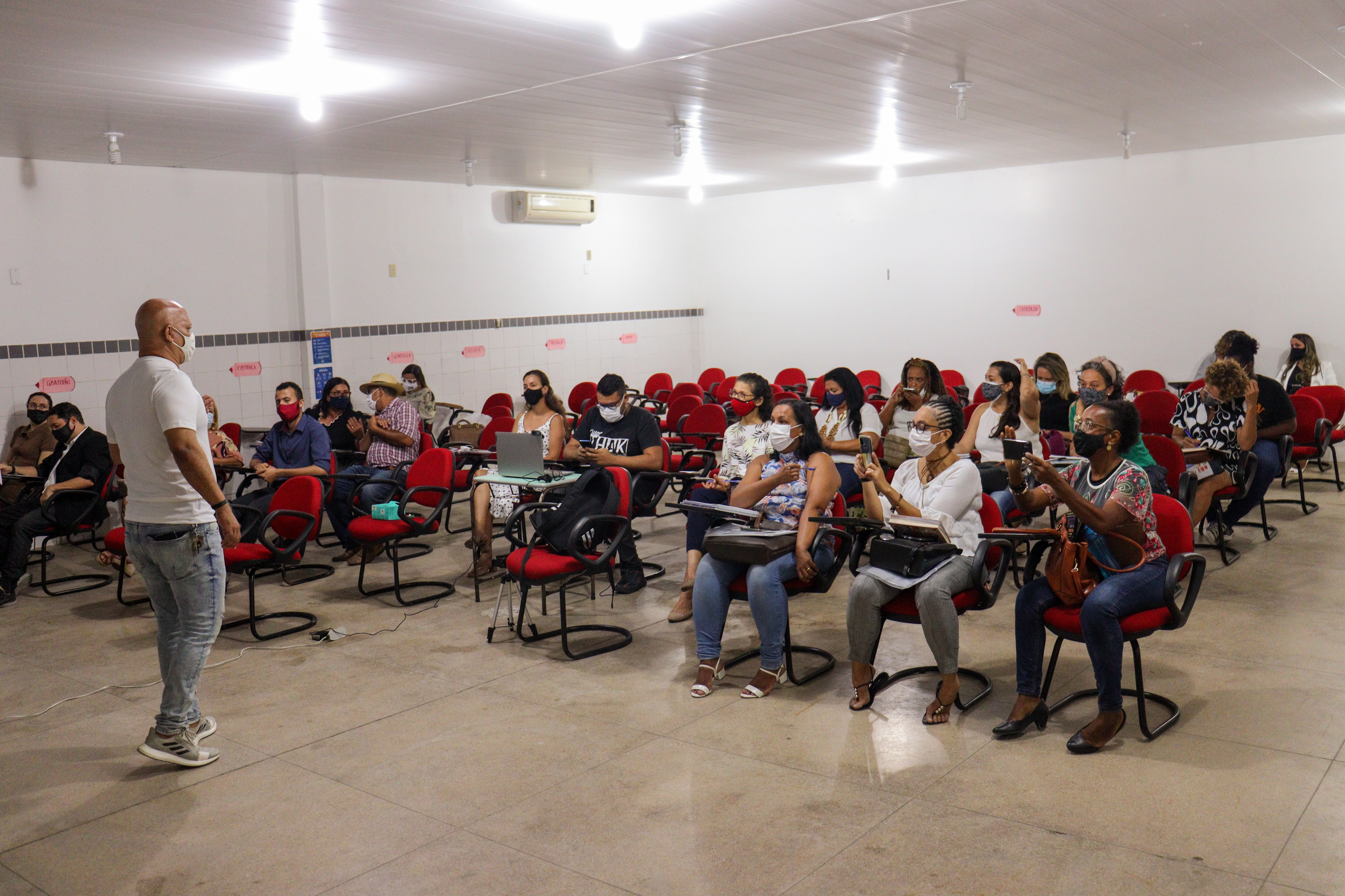 Servidores da Educação já frequentam cursos de inglês, espanhol e francês