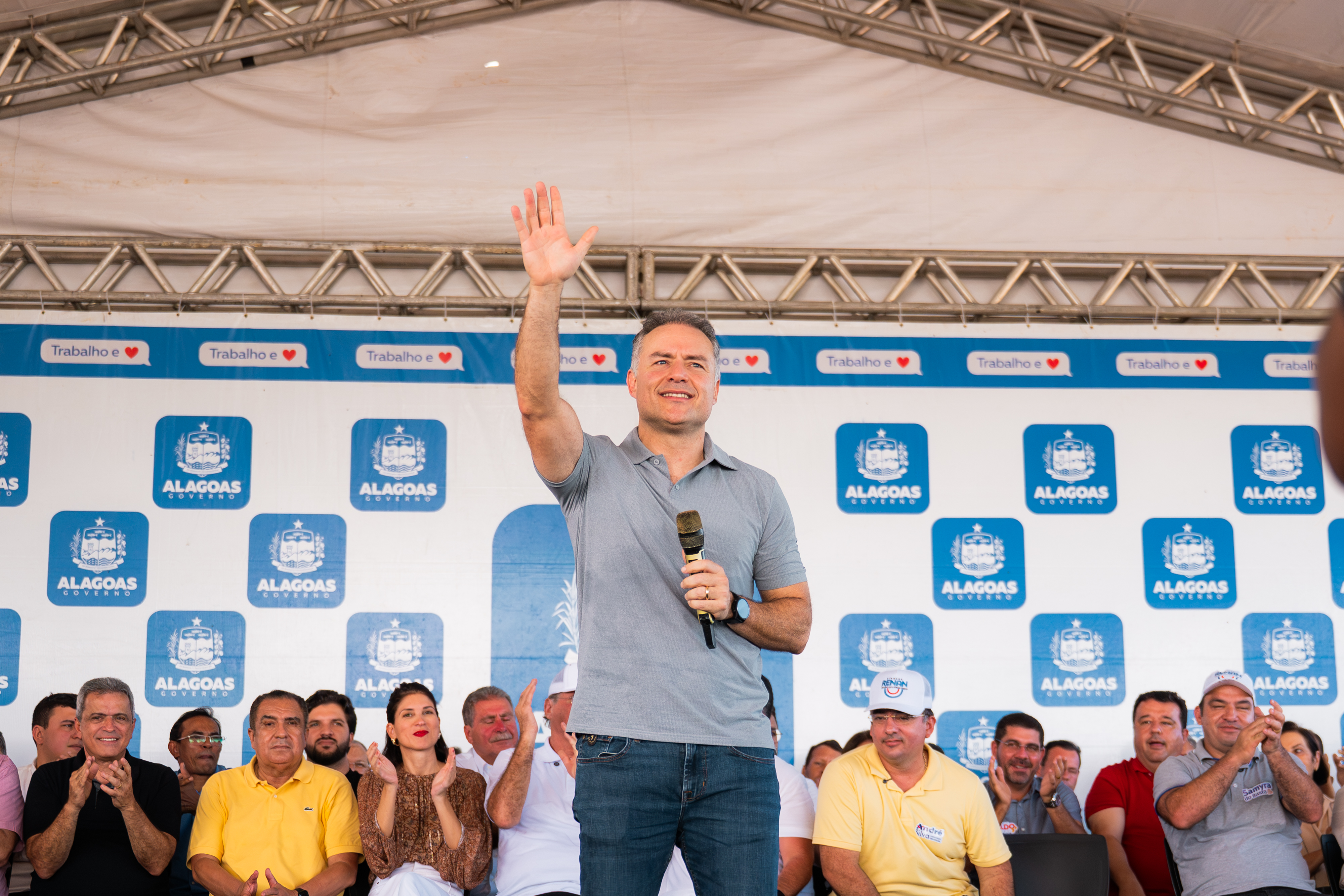 Renan Filho critica PSDB e promete dar sequência ao ciclo iniciado em 2015