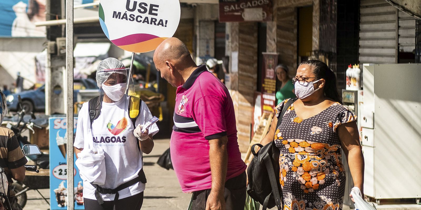 Alagoas reduz 17% no número de mortes por Covid-19 e 25% em novos casos de contaminação