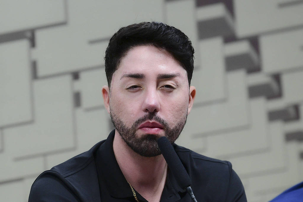 Rico Melquiades sofre críticas após prometer cirurgias plásticas de graça