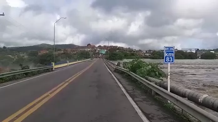 Mulher morre após ser atropelada e cair de ponte em Santana do Ipanema