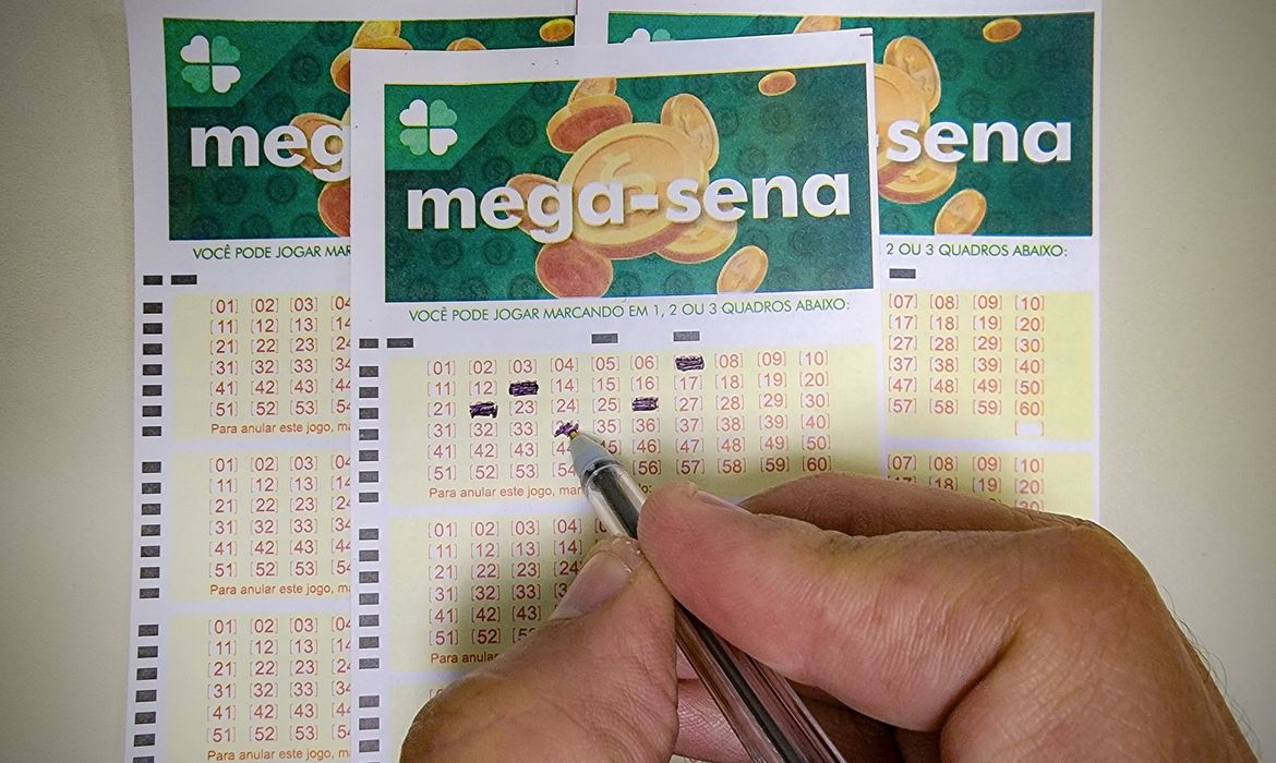 Mega-Sena acumula e próximo prêmio chega a R$ 6 milhões