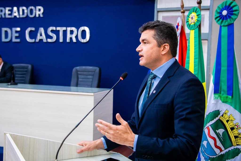 Justiça suspende rejeição das contas de Rui Palmeira pela Câmara