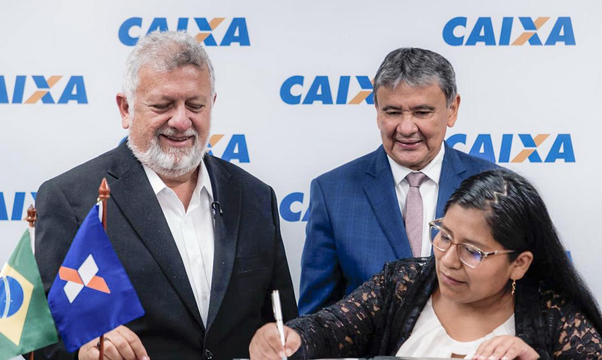 Caixa e MDS lançam microcrédito para inscritos no CadÚnico