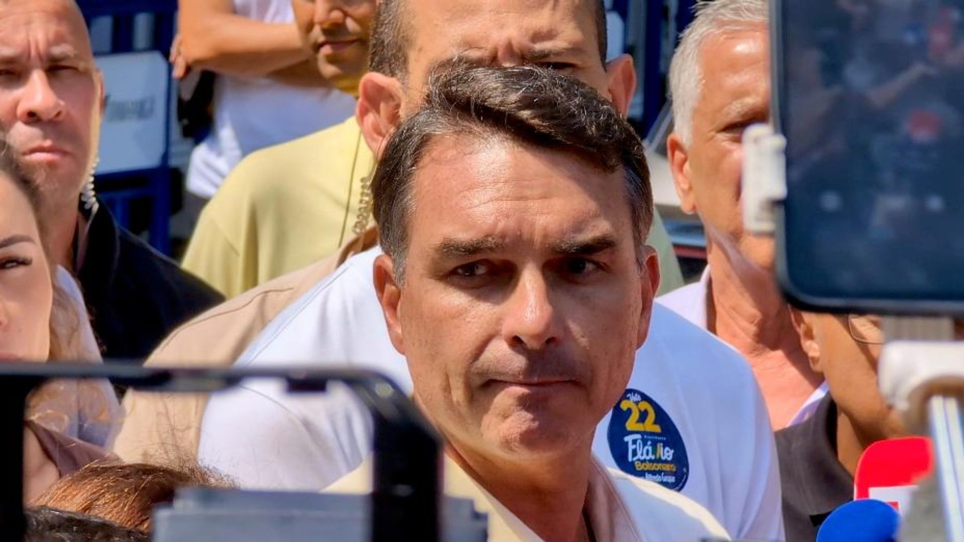 PF solicita abertura de inquérito contra Flávio Bolsonaro por  lavagem de dinheiro