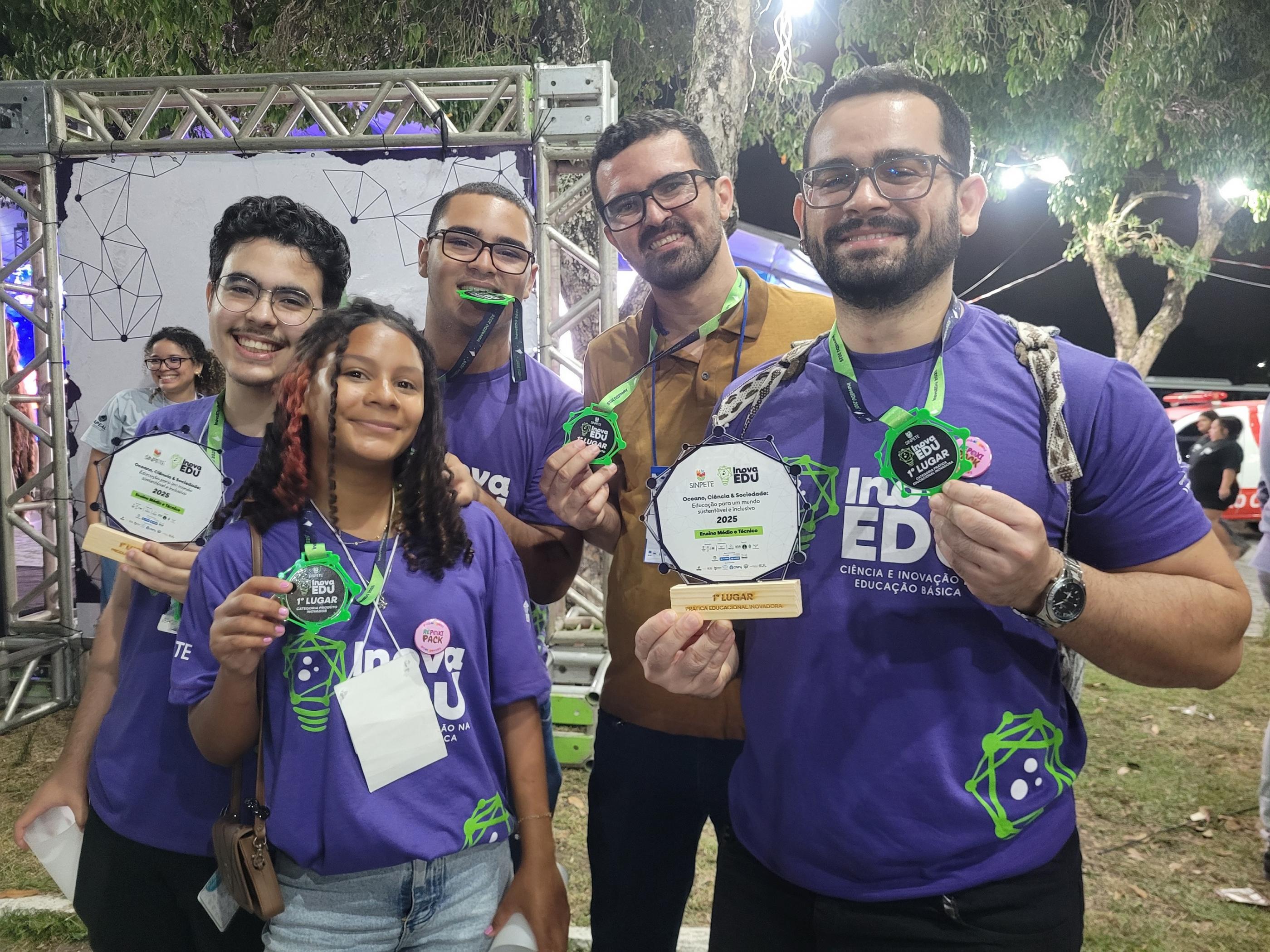 Escolas estaduais se destacam na Sinpete 2025 e conquistam 15 premiações em iniciação científica