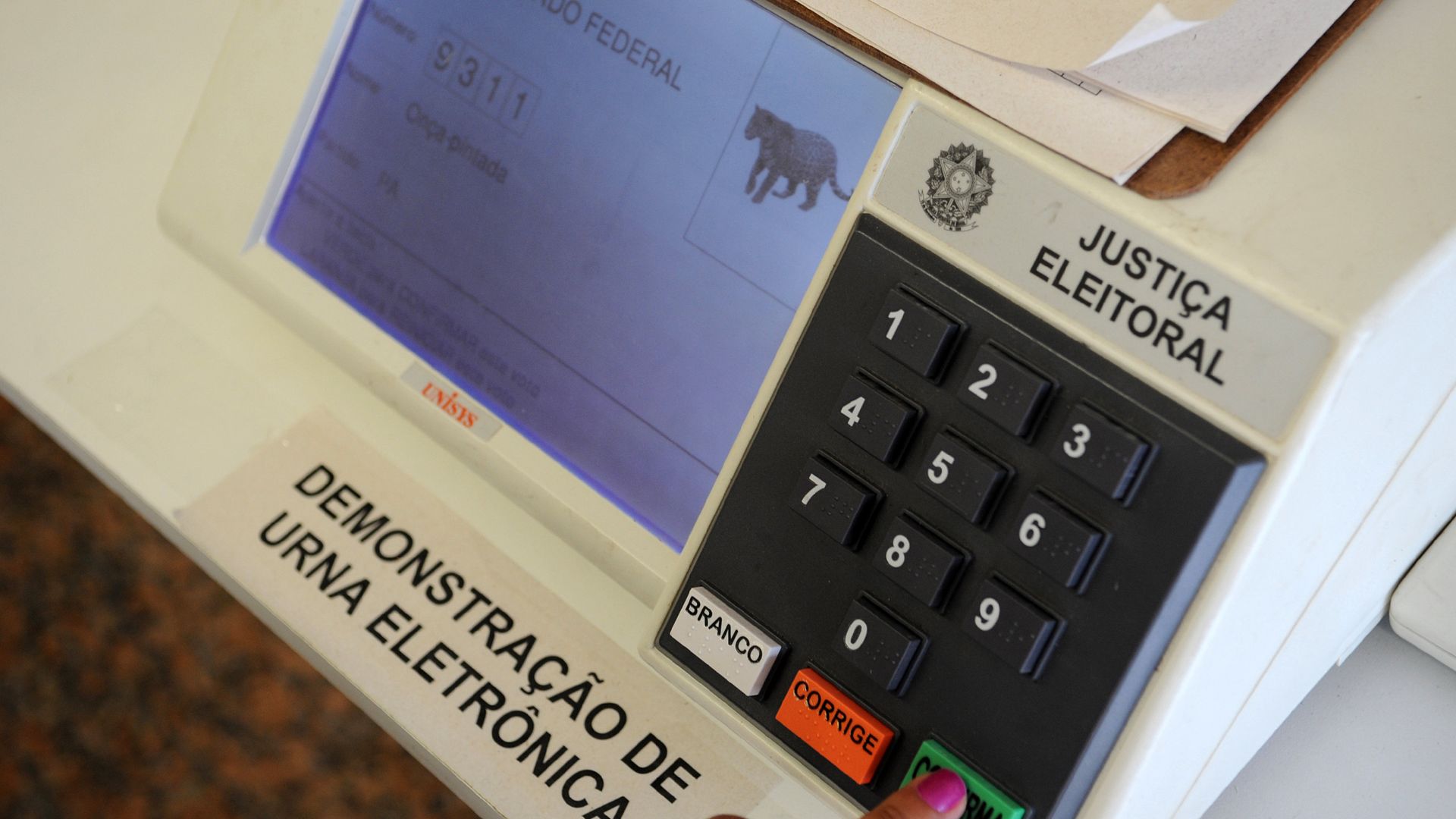 Metade dos eleitores vê risco de interferência estrangeira nas eleições brasileiras
