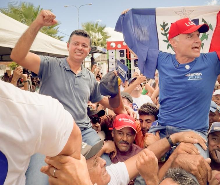 Adesivaço se transforma em ato de força política no interior