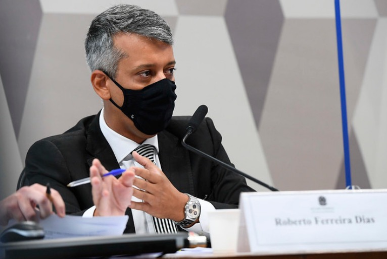 Omar Aziz dá voz de prisão a Roberto Dias, acusado de mentir na CPI da Covid-19