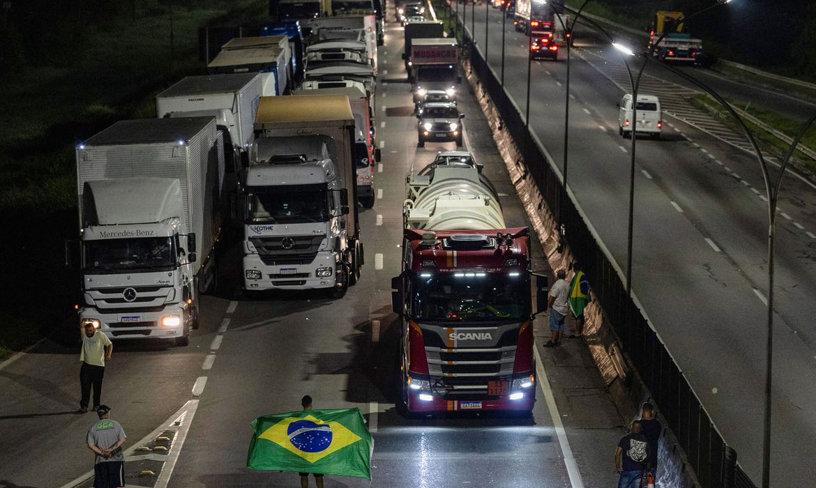 PRF diz que todas as rodovias federais do país estão livres de bloqueios