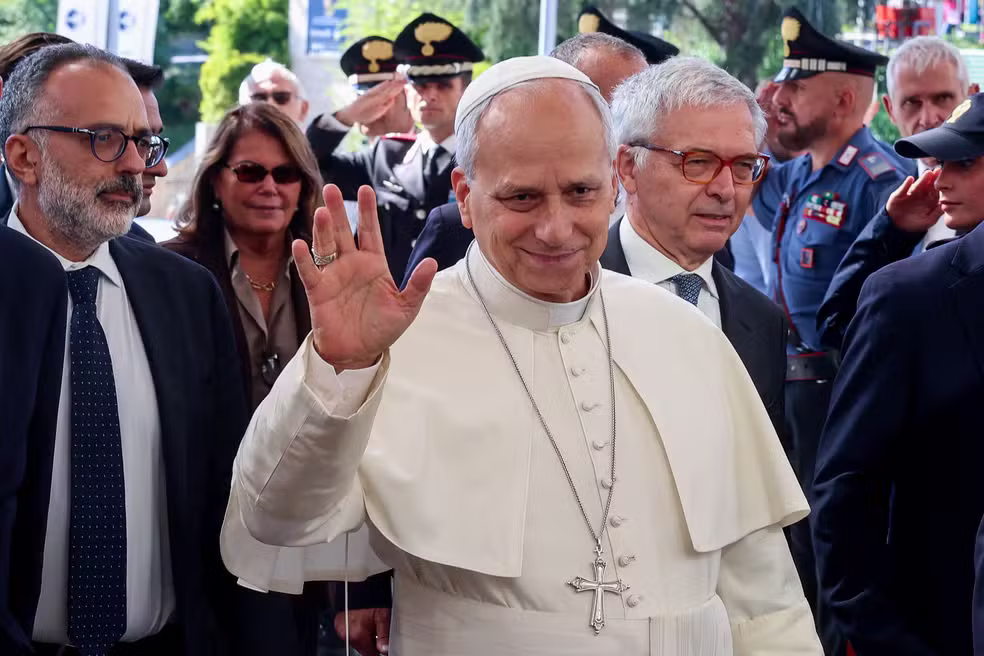 Papa Leão XIV apresenta boa recuperação pulmonar após cirurgia em Roma