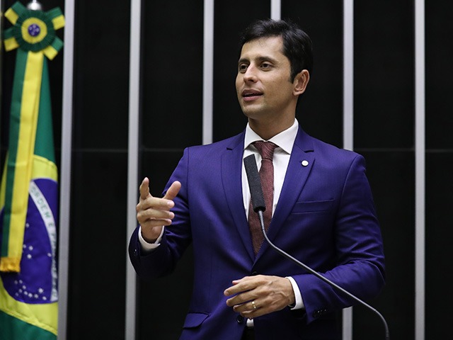 Após derrotas na CPI do INSS, governo emplaca o vice da comissão