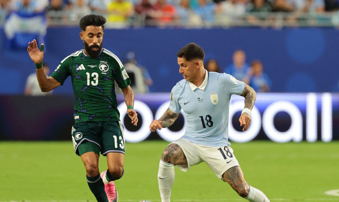 Uruguai empata com Arábia Saudita na estreia do Grupo H