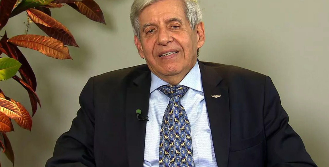 Ministro Augusto Heleno está com Coronavírus e aguarda contraprova