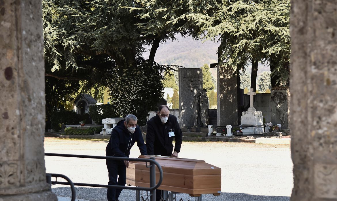 Itália vai estender fechamento de escolas por coronavírus