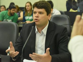 Após apelo de Davi Filho, Renan Filho anuncia distribuição de cestas básicas