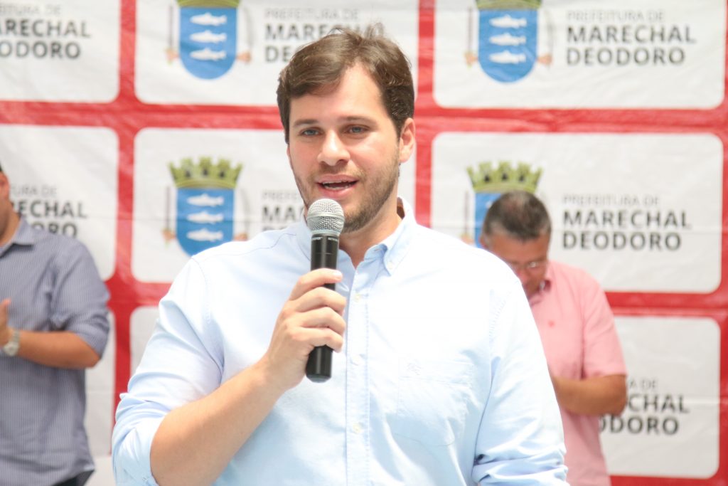 Arrecadação de Marechal Deodoro cai 47% e prefeito anuncia medidas contra crise