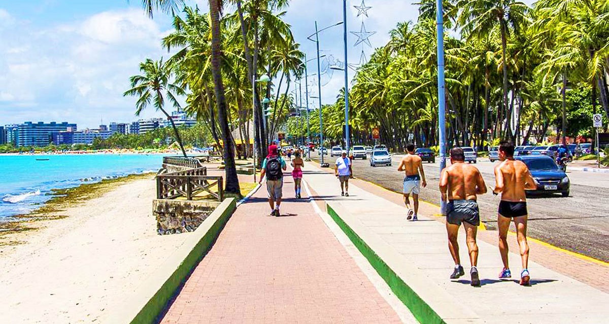 Jatiúca e Ponta Verde estão entre os bairros com mais infectados por Covid-19